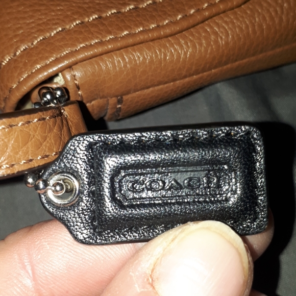 Coach small purse/clutch. - Picture 3 of 9